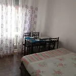 Centre, *