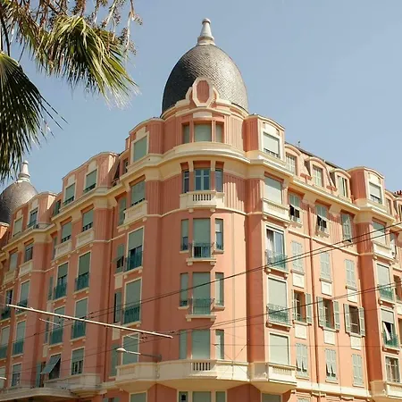 Apartment Centre,