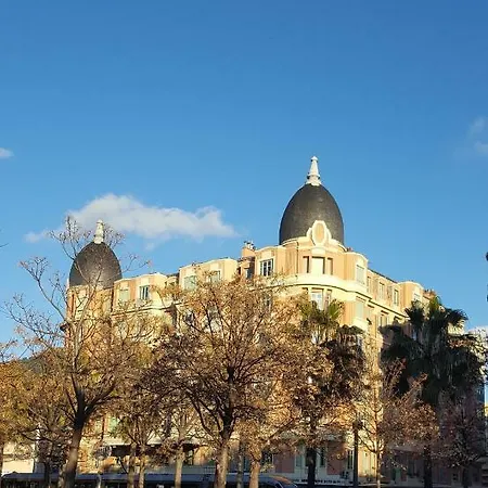 Centre, Διαμέρισμα Νίκαια